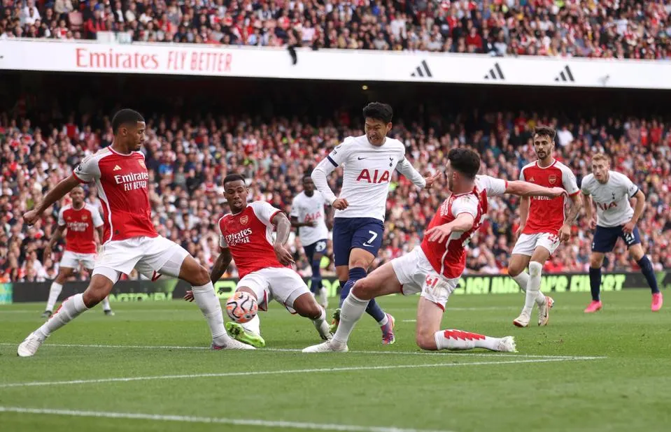  Tottenham a cedat pe teren propriu, cu Arsenal, scor 2-3
