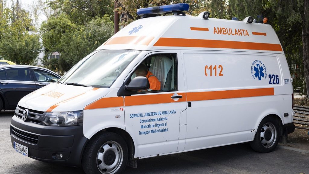  Un șofer de ambulanță a suferit un AVC în timp ce conducea vehiculul în misiune, la Suceava