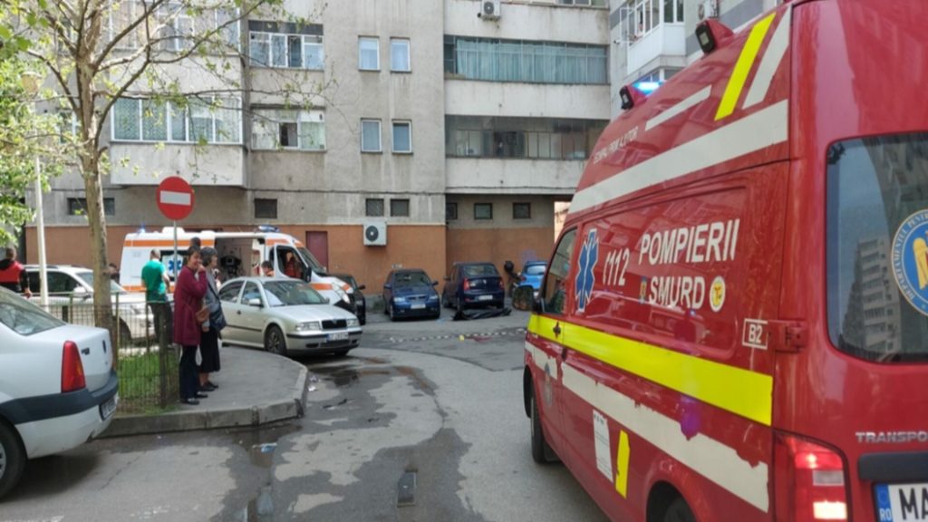  Caz bizar la Timişoara: Un bărbat i-a urat vecinei „La mulți ani”, a fugit spre fereastră și s-a aruncat de la etaj