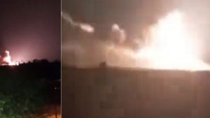 VIDEO Explozii puternice și un incendiu uriaș pe un aerodrom militar din Crimeea unde rușii își țin elicopterele de atac