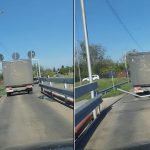VIDEO Șofer filmat în timp ce doboară cu camionul o poartă de gabarit din Prahova și apoi fuge