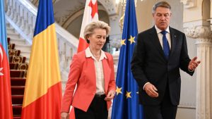 Politico: Iohannis, favorit pentru a-i lua locul preşedintei Comisiei Europene Ursula von der Leyen