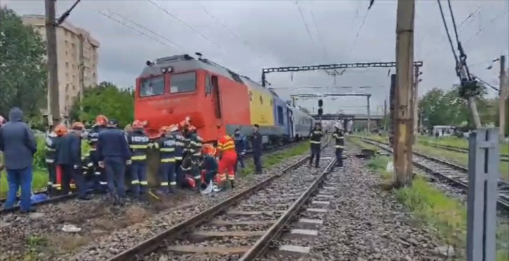  Un tren a izbit mortal o persoană în Nicolina, în spate la Mathaus VIDEO