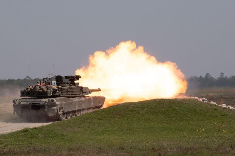  VIDEO România ia din SUA, la suprapreț, tancuri Abrams ce nu pot fi transportate pe drumurile țării