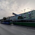 FOTO Circulația tramvaielor oprită în Podu Roș din cauza unui baner