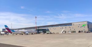 Creșterea de trafic încetinește pe Aeroportul Iași. În aprilie, mai puțini pasageri decât acum un an
