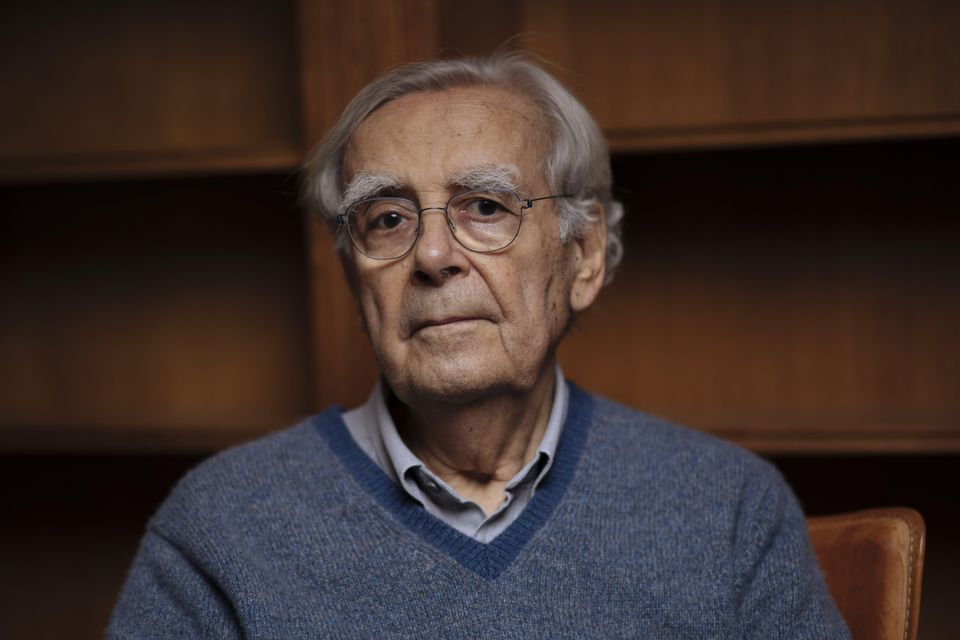  Prezentatorul şi scriitorul Bernard Pivot, care a făcut milioane de francezi să citească datorită emisiunii sale „Apostrophes”, a murit