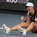Swiatek a învins-o dramatic pe Osaka în turul al doilea la Roland Garros