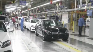 Lucrătorii unei fabrici Mercedes din Alabama au respins afilierea la sindicatul UAW
