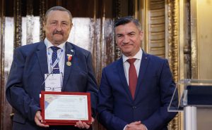 Rectorul TUIASI, prof. univ. dr. ing. Dan Cașcaval, a primit titlul de Cetățean de Onoare al Iașului (P)