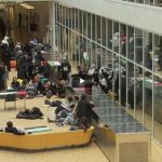 Aproximativ o sută de studenţi pro-palestinieni au ocupat o sală de la Universitatea din Lausanne