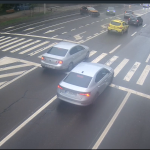 VIDEO Accidentul de pe Independenței care a blocat traficul dimineață, filmat de camerele stradale