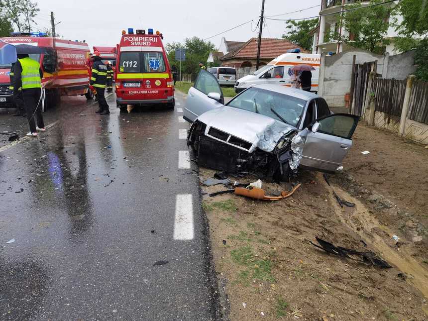  Grav accident la Sadova: O persoană a murit şi cinci sunt rănite – FOTO