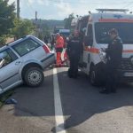 Un autoturism şi un camion s-au izbit violent: o persoană a fost ucisă, iar o alta este rănită