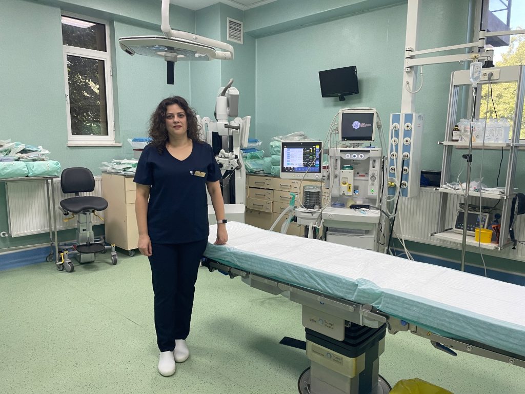 Povestea unei asistente care pregătește sala de operație. „Nicio zi nu seamănă una cu alta”