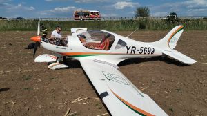 Incident aviatic la Valea Ursului: O aeronavă de mici dimensiuni a aterizat forțat. Cui aparține aparatul de zbor? FOTO