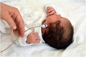 O terapie genică experimentală ar putea îmbunătăți auzul sugarilor și copiilor mici