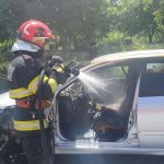 Suceava: Bărbat găsit mort într-o maşină care a ars într-o parcare