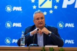 Ciucă: „Politicienii din România și-au făcut un obicei din a câștiga voturi risipind bugetul și cheltuind banii statului”