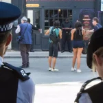 Polițist din Londra dat afară după ce i-a spus colegei sale Oana că e „o nenorocită de româncă”