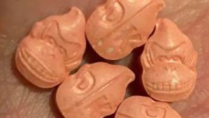 Un nou drog cu efecte devastatoare a apărut pe piața din România. Ce este „Pastila portocalie”