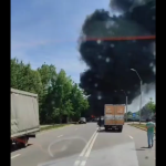 VIDEO Incendiu uriaș la un service auto din Brăila. 7 mașini au ars în totalitate