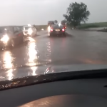 VIDEO Numeroase șosele din județul Iași, acoperite de ape. Avertizări meteo de ploi abundente până miercuri după amiază