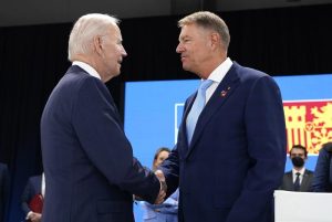 Iohannis a discutat cu Biden despre candidatura sa la șefia NATO