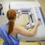 Medic: Mamografia se adresează femeilor de peste 40 de ani şi ar trebui efectuată o dată la doi ani 