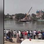 Un microbuz plin cu muncitoare a căzut de pe un feribot în Nil, în Egipt VIDEO