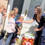 Polițiștii pășcăneni au cumpărat cadouri, alimente, dulciuri și jucării pentru familii nevoiașe cu copii
