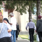 VIDEO Preot alungat cu scandal din biserică, în satul Hăbășești/Iași. Umbla cu amanta prin sat și înjura și blestema credincioșii