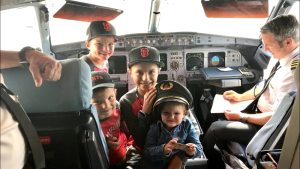 Tarom oferă bilete de avion gratuit pentru copii, de 1 iunie